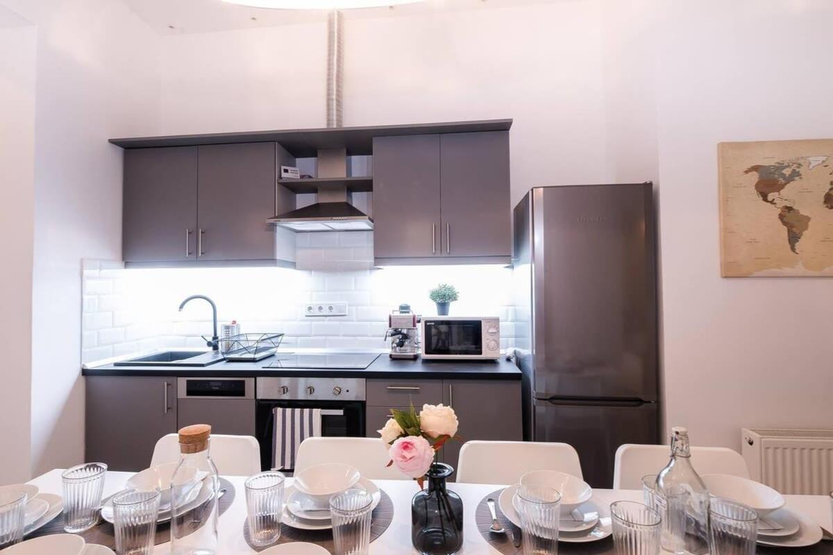 Central Brand New And Modern Apartment Budapest Exterior foto