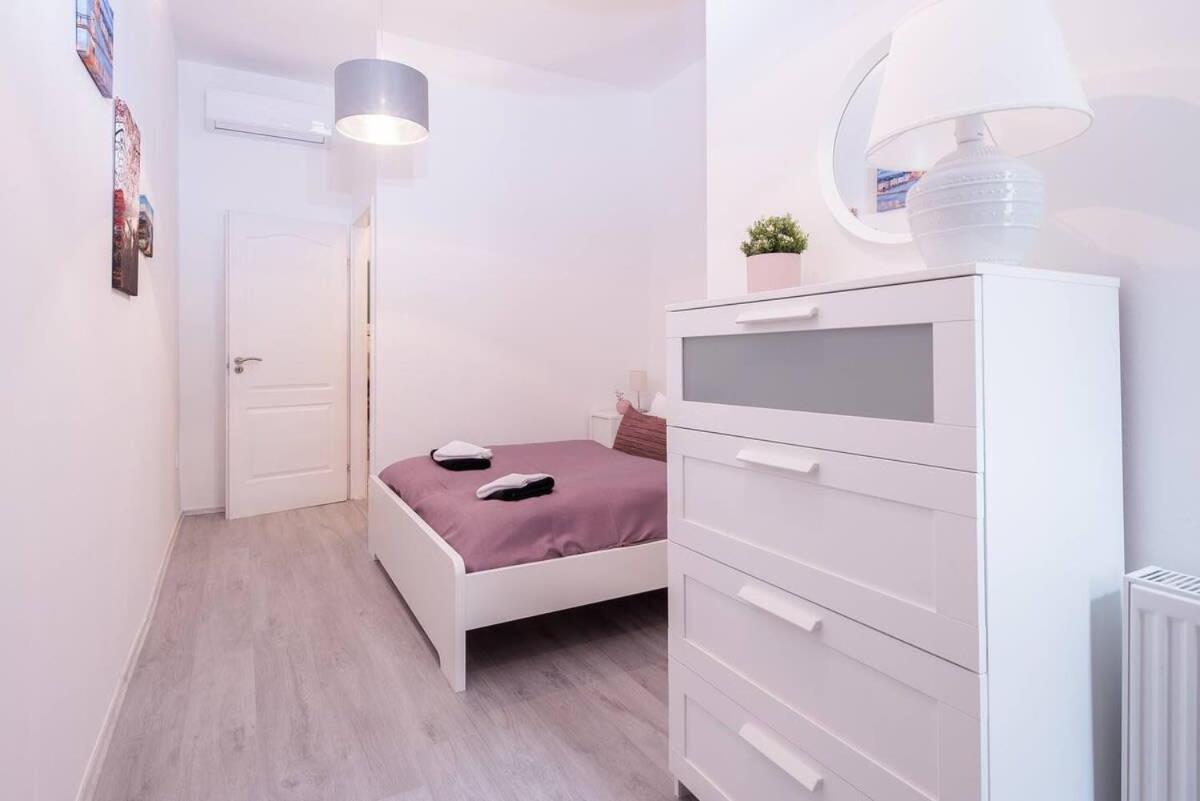 Central Brand New And Modern Apartment Budapest Exterior foto